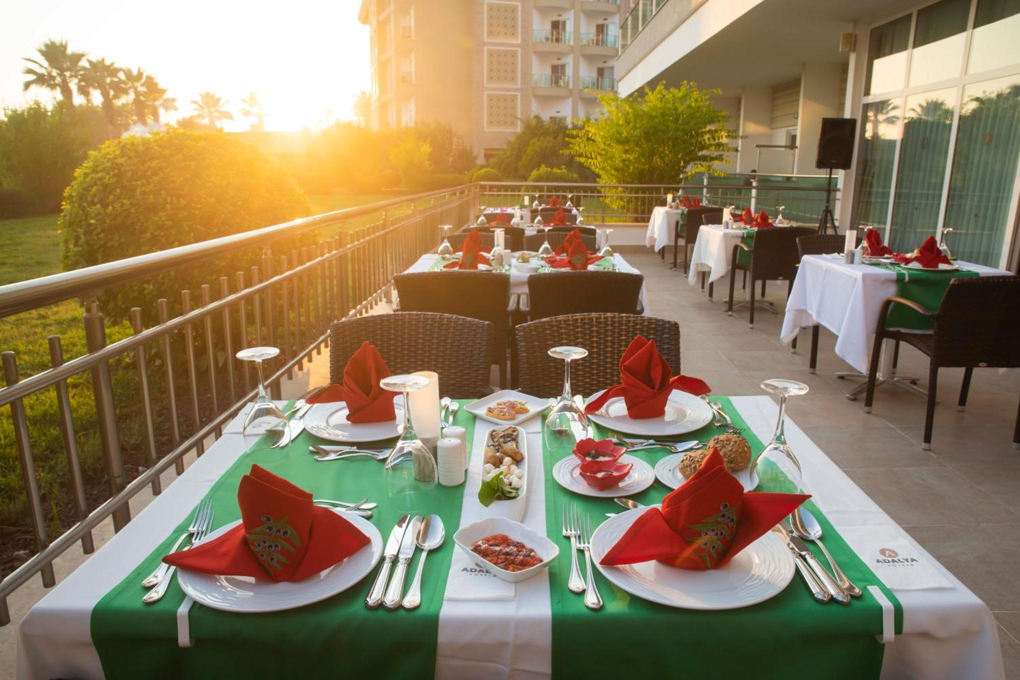 Adalya Ocean Deluxe Hotel Side Exterior foto